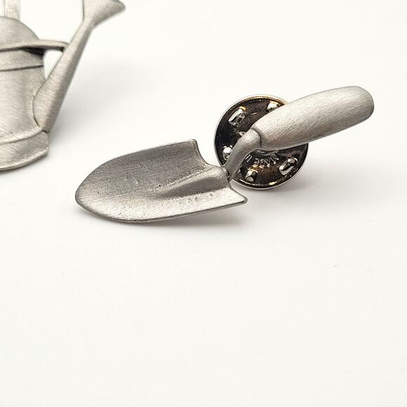 Set of 3 Pins Brooch Signed JJ Jonette Vintage Silver Toned Gardening Tools - Picture 4 of 10
